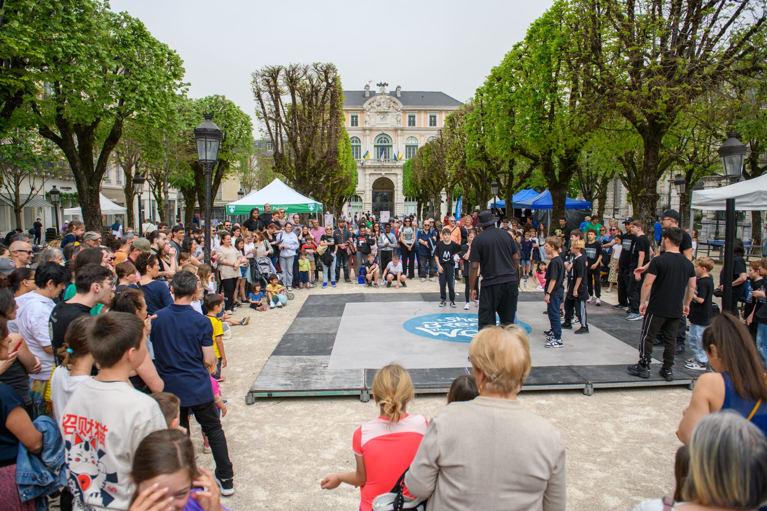 Boulevard du sport, place Royale à Pau, démonstration découverte  de hip hop, MJC les Fleurs