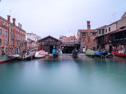Squero de San Trovaso L'un des derniers ateliers de réparation / fabrication de gondoles à Venise, Italie