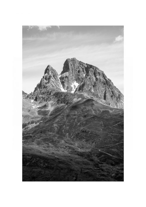 L'Ossau vu de face avec le cirque d'Anéou en premier plan
